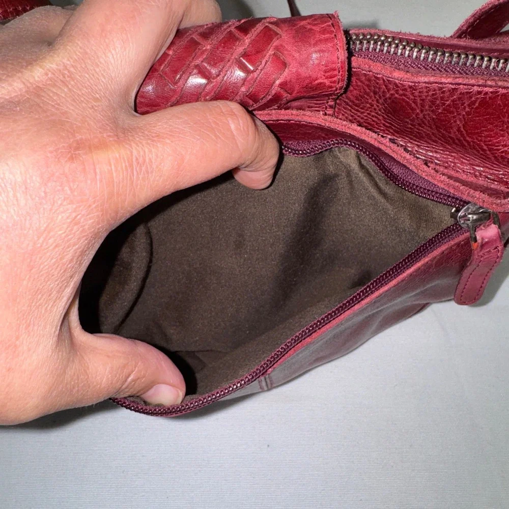 Vilenca Holland‎ Red Leather Woven Flap Crossbody Bag Adjustable Strap Purse